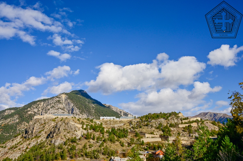Promenade automnale au fort des Trois-Têtes à Briançon (F)